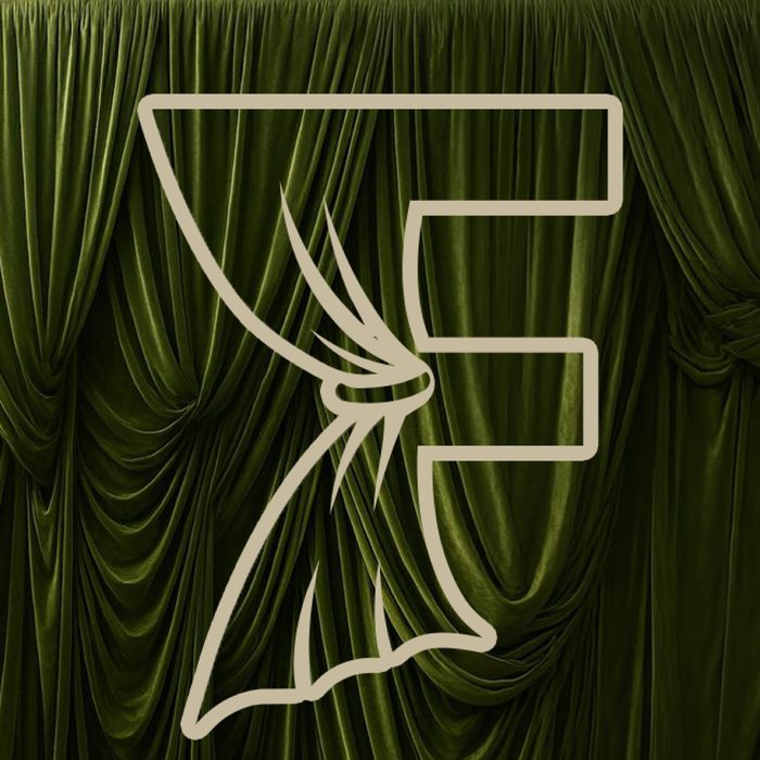 Kadife perde üzerinde Faal logosu